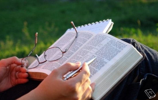 Por Qué Estudiar la Biblia: Comprensión, Reflexión y Propósito