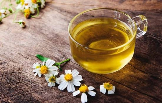 Receta de té de camomila para aliviar dolores en las articulaciones